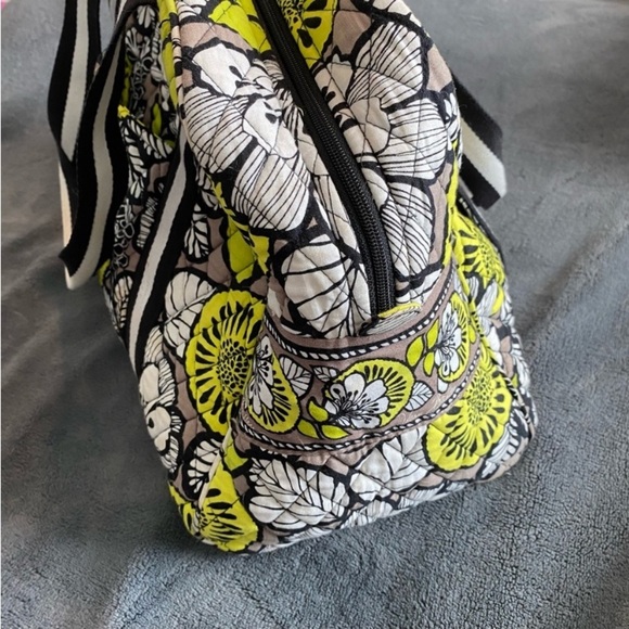 ✨VERA BRADLEY WEEKENDER✨ - Picture 3 of 5